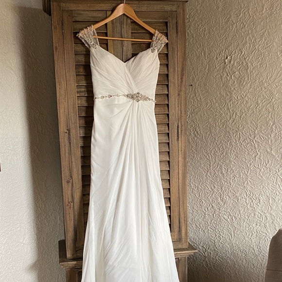 Maggie Sottero “Bryce” Wedding Dress - Picture 5 of 8